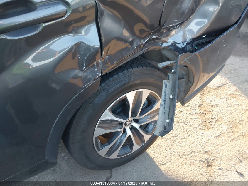 2022 TOYOTA HIGHLANDER XLE - 5TDGZRAH7NS113588