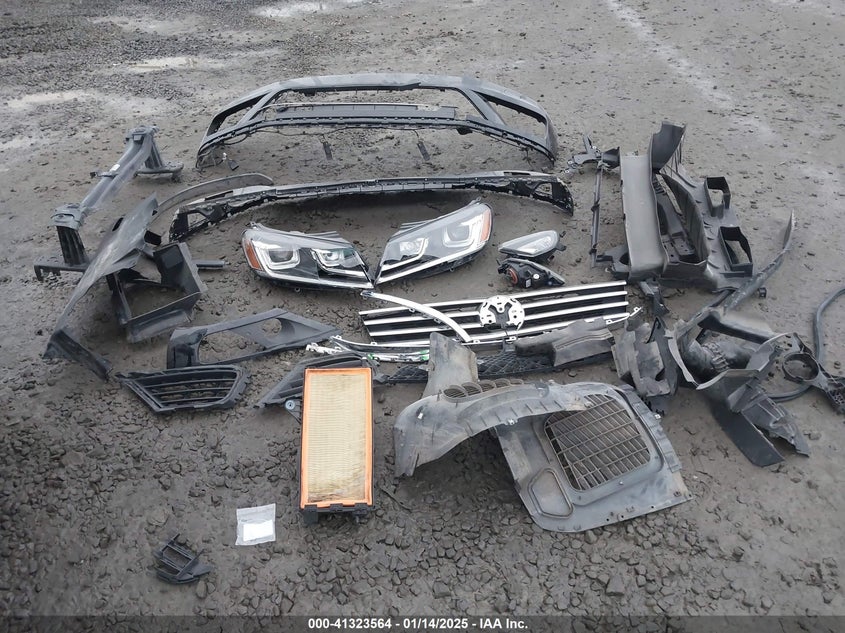 2015 VOLKSWAGEN TOUAREG TDI LUX - WVGEP9BP2FD004838