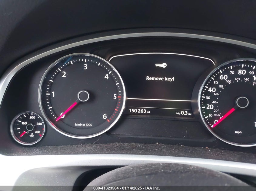 2015 VOLKSWAGEN TOUAREG TDI LUX - WVGEP9BP2FD004838