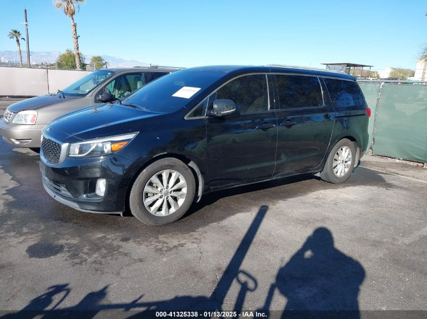 VIN KNDMC5C11F6051023 2015 KIA Sedona, EX no.2