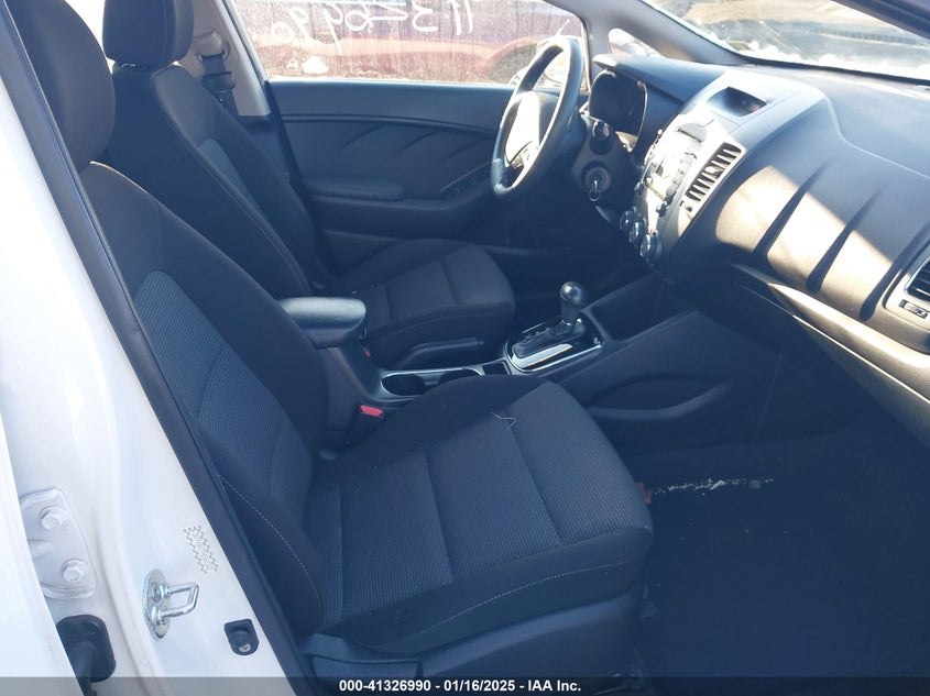 2017 KIA FORTE VIN: 3KPFK4A77HE063302