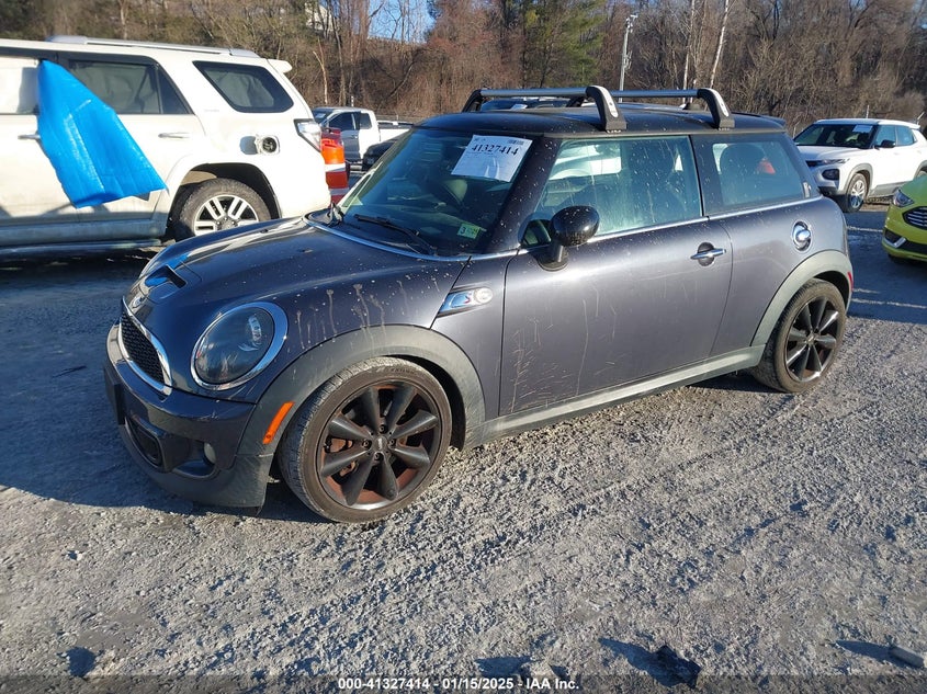 2013 MINI HARDTOP VIN: WMWSV3C52DT392077