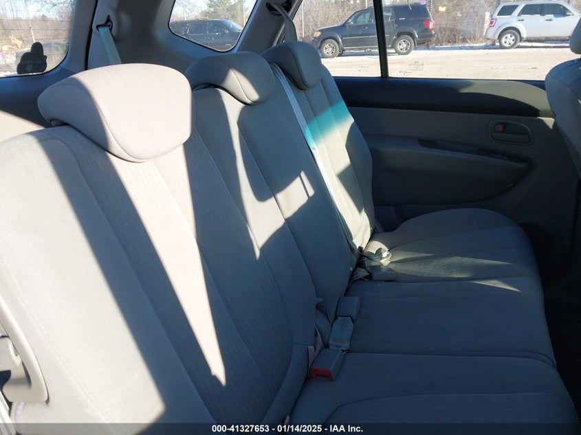 2007 KIA RONDO VIN: KNAFG525677066949