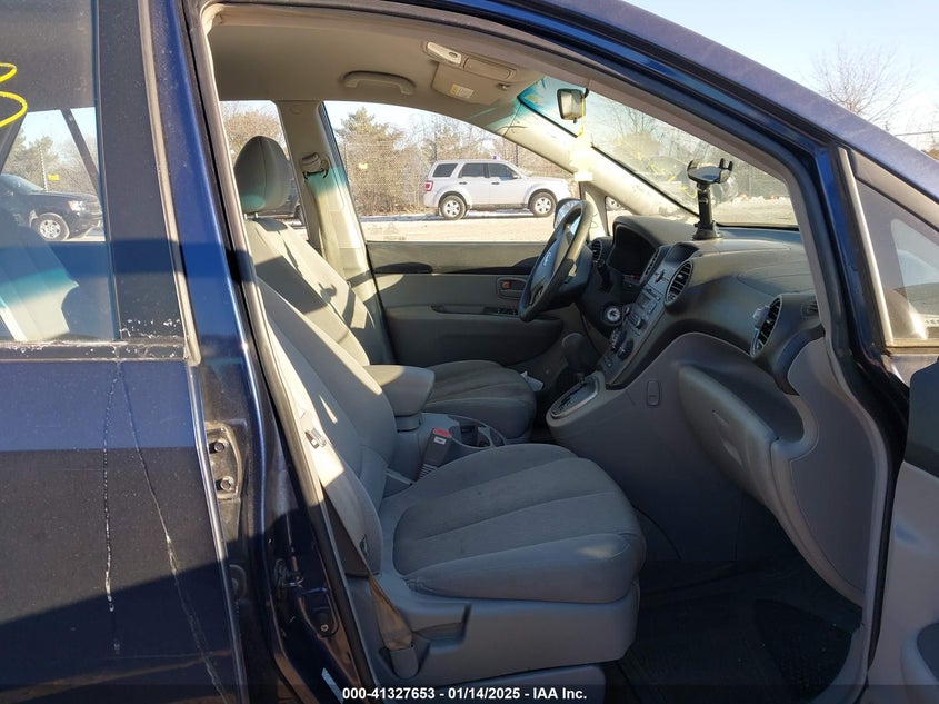 2007 KIA RONDO VIN: KNAFG525677066949