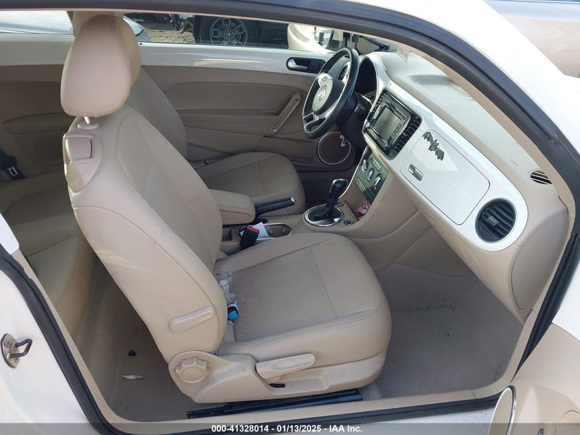2014 VOLKSWAGEN BEETLE 2.5L - 3VWJP7ATXEM628666