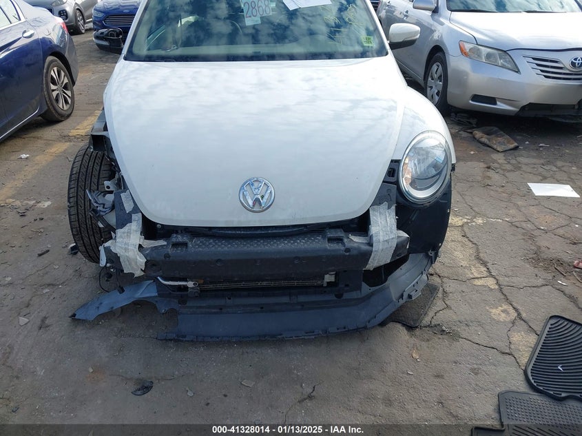 2014 VOLKSWAGEN BEETLE 2.5L - 3VWJP7ATXEM628666