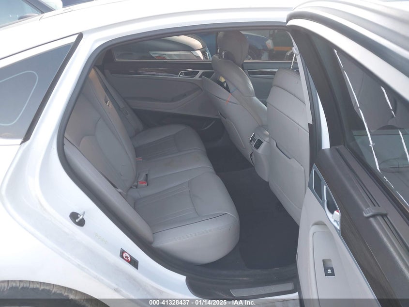2015 HYUNDAI GENESIS VIN: KMHGN4JE8FU037666