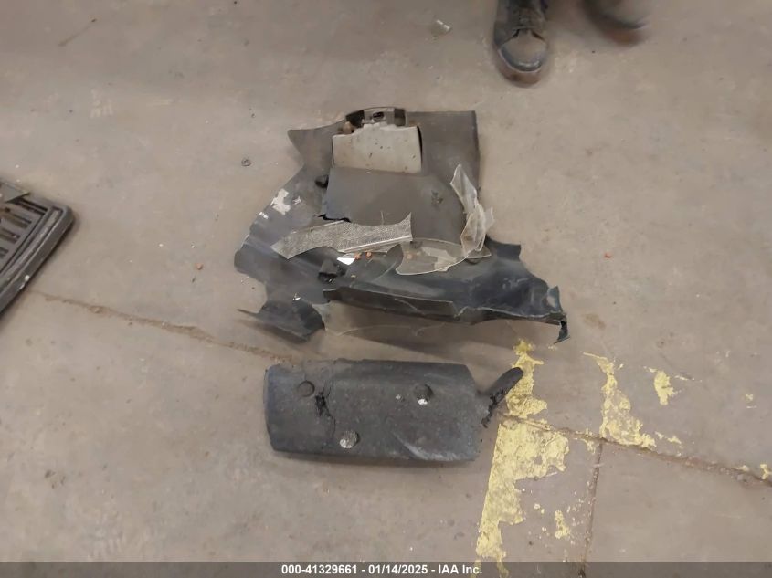 2000 Jeep Grand Cherokee Limited VIN: 1J4GW58N1YC120727 Lot: 41329661