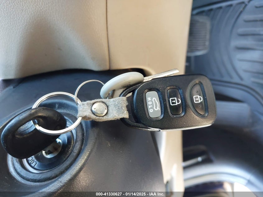 2013 HYUNDAI ELANTRA VIN: 5NPDH4AE8DH436051