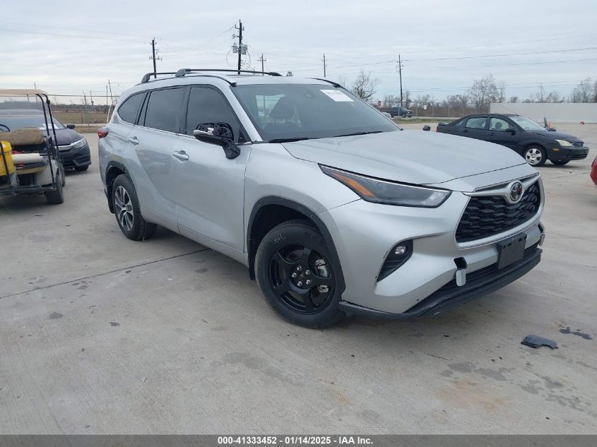 2022 TOYOTA HIGHLANDER XLE - 5TDGZRAH8NS140704