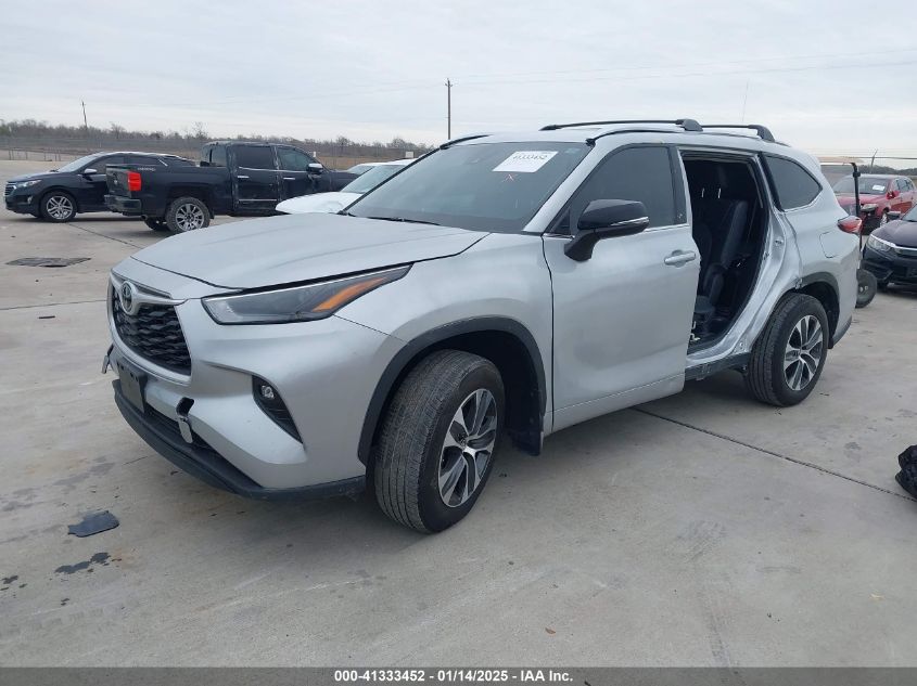 2022 TOYOTA HIGHLANDER XLE - 5TDGZRAH8NS140704