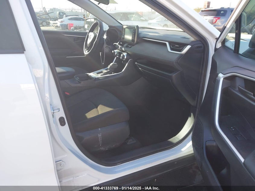 2019 TOYOTA RAV4 LE - 2T3H1RFV5KW052911