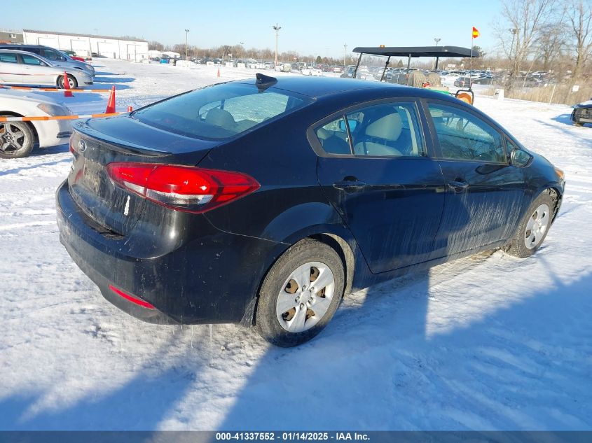 VIN 3KPFL4A75JE195381 2018 KIA FORTE no.4