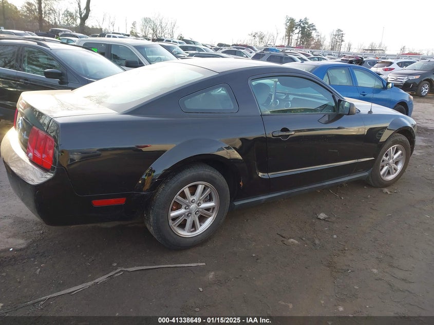 2007 FORD MUSTANG VIN: 1ZVFT80N275281742