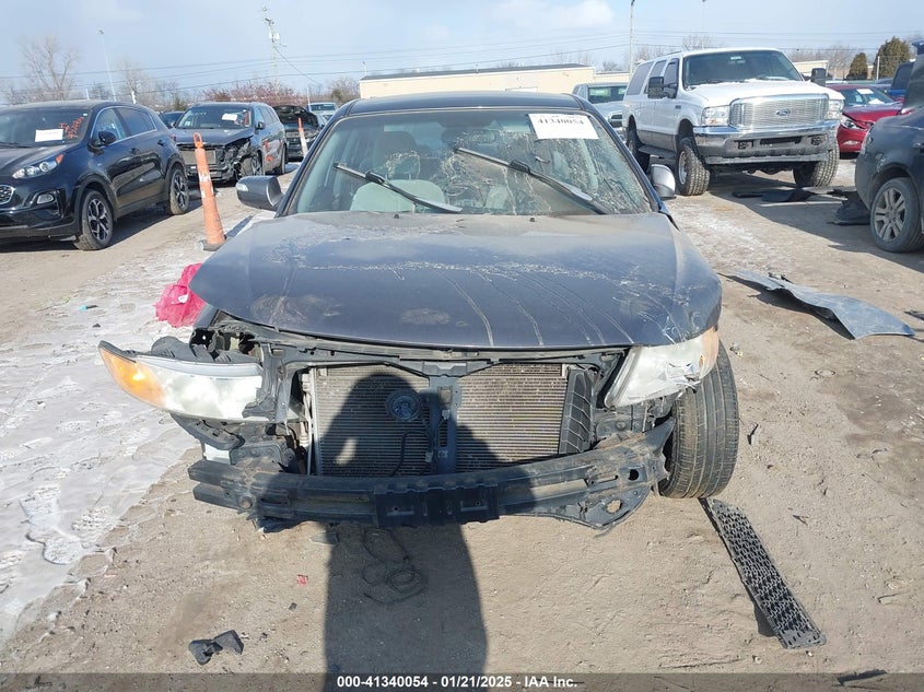 2009 KIA OPTIMA VIN: KNAGE228X95283163