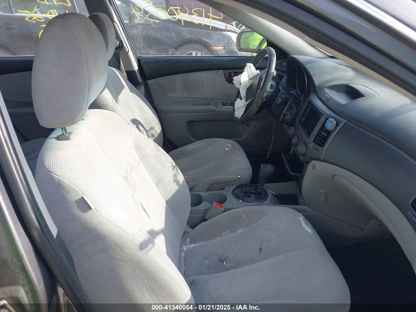 2009 KIA OPTIMA VIN: KNAGE228X95283163