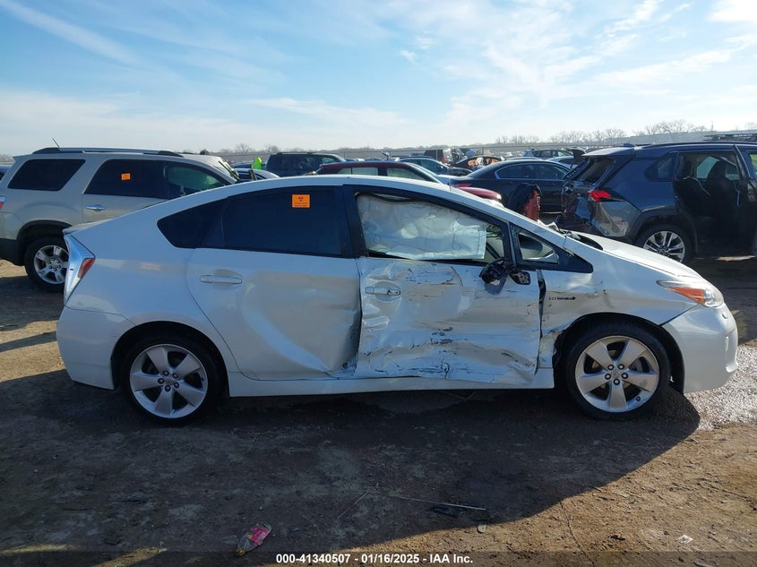 2015 TOYOTA PRIUS VIN: JTDKN3DU8F0465885