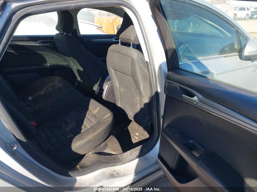 2019 FORD FUSION VIN: 3FA6P0T98KR233567