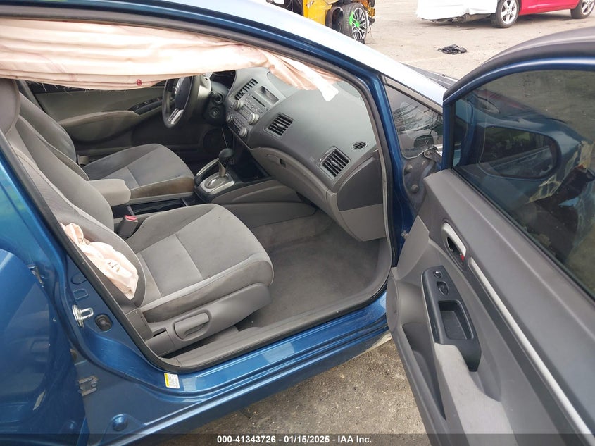 2008 HONDA CIVIC VIN: 1HGFA16828L000913