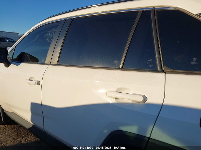 2019 TOYOTA RAV4 LE - JTMG1RFVXKD515408