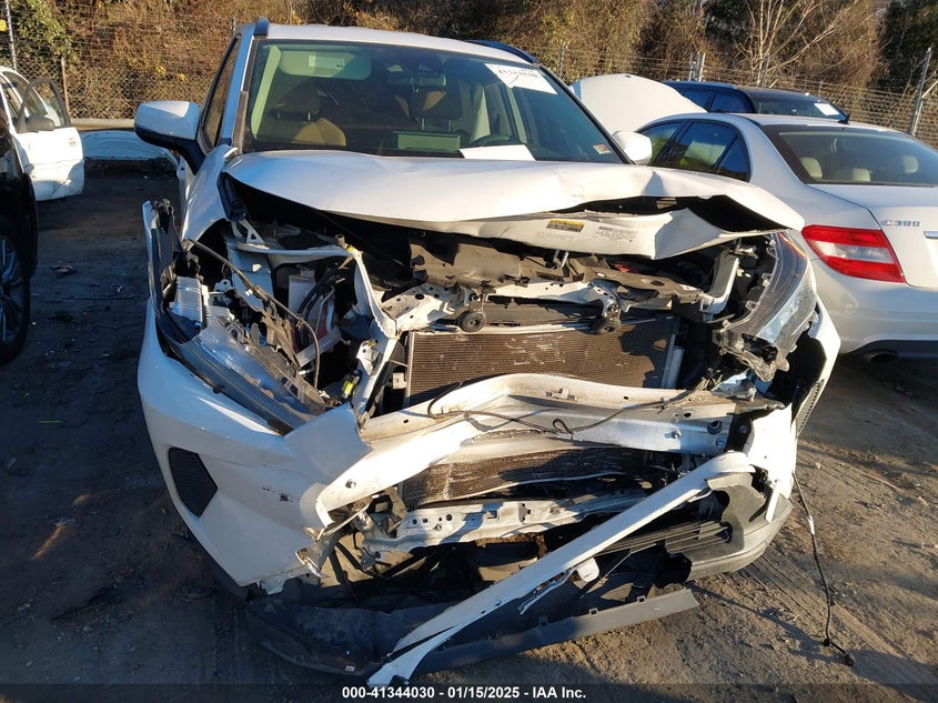 2019 TOYOTA RAV4 LE - JTMG1RFVXKD515408