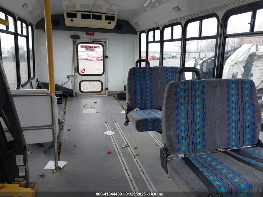 2010 Ford E-450 Cutaway VIN: 1FDFE4FP4ADA23200 Lot: 41344439