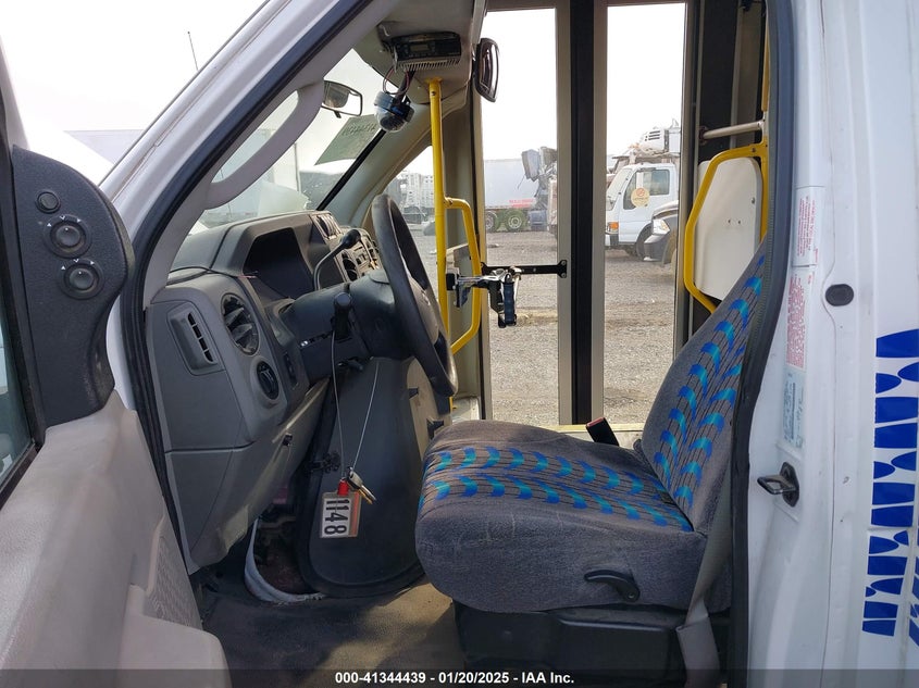 2010 Ford E-450 Cutaway VIN: 1FDFE4FP4ADA23200 Lot: 41344439