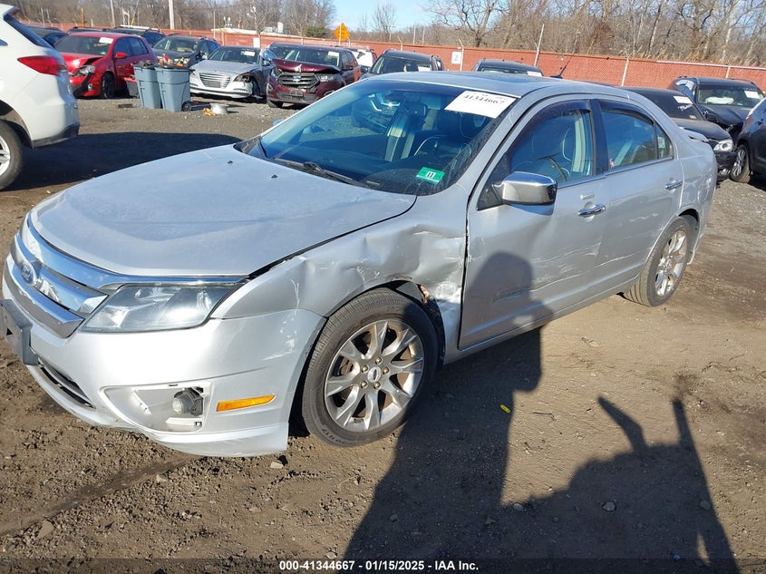 2011 FORD FUSION VIN: 3FAHP0JG2BR136746