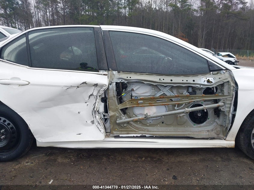 2019 TOYOTA CAMRY SE - 4T1B11HKXKU282883