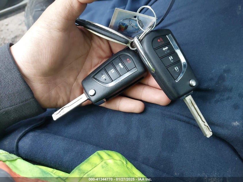 2019 TOYOTA CAMRY SE - 4T1B11HKXKU282883