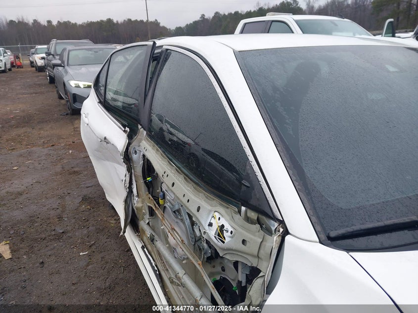 2019 TOYOTA CAMRY SE - 4T1B11HKXKU282883