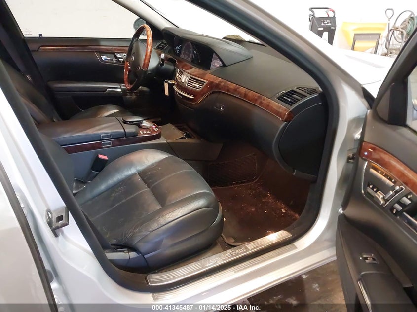 2007 MERCEDES-BENZ S 550 VIN: WDDNG86X87A134270