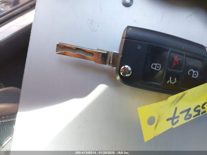 2015 VOLKSWAGEN GOLF GTI 2.0T SE 4-DOOR - 3VW5T7AUXFM009993