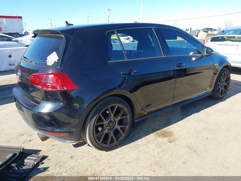 2015 VOLKSWAGEN GOLF GTI 2.0T SE 4-DOOR - 3VW5T7AUXFM009993