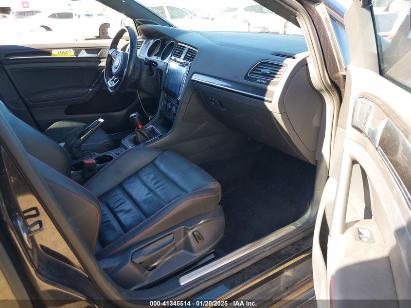 2015 VOLKSWAGEN GOLF GTI 2.0T SE 4-DOOR - 3VW5T7AUXFM009993