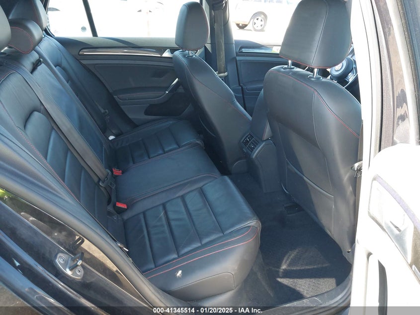 2015 VOLKSWAGEN GOLF GTI 2.0T SE 4-DOOR - 3VW5T7AUXFM009993