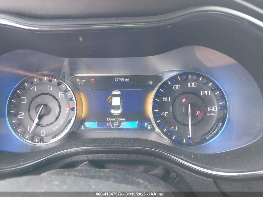 2016 CHRYSLER 200 VIN: 1C3CCCBGXGN161828