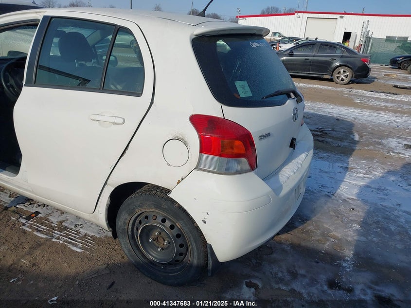 2009 TOYOTA YARIS VIN: JTDKT903995243840