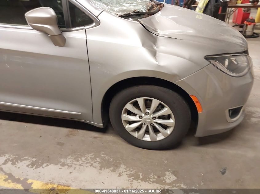 2019 Chrysler Pacifica Touring L VIN: 2C4RC1BG9KR554385 Lot: 41348837