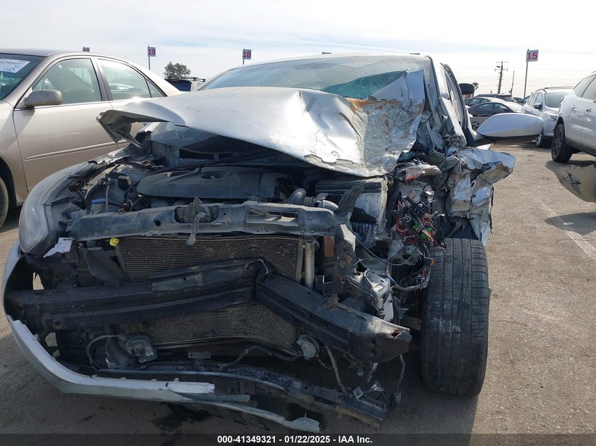 2013 HYUNDAI ELANTRA VIN: KMHDH6AE9DU017235
