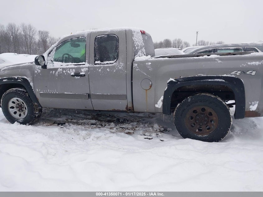 2007 CHEVROLET SILVERADO 1500 VIN: 1GCEK190X7Z608395