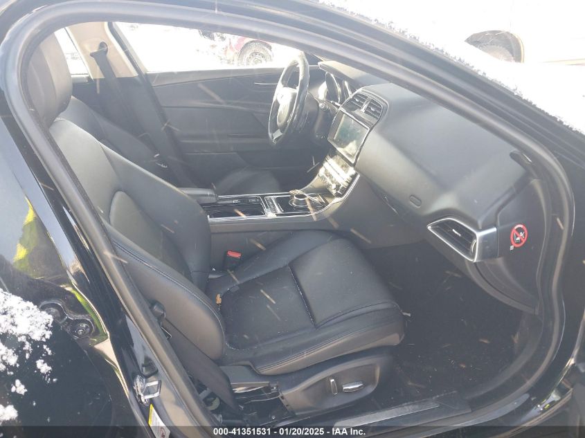 Jaguar XE 2019-auction-4