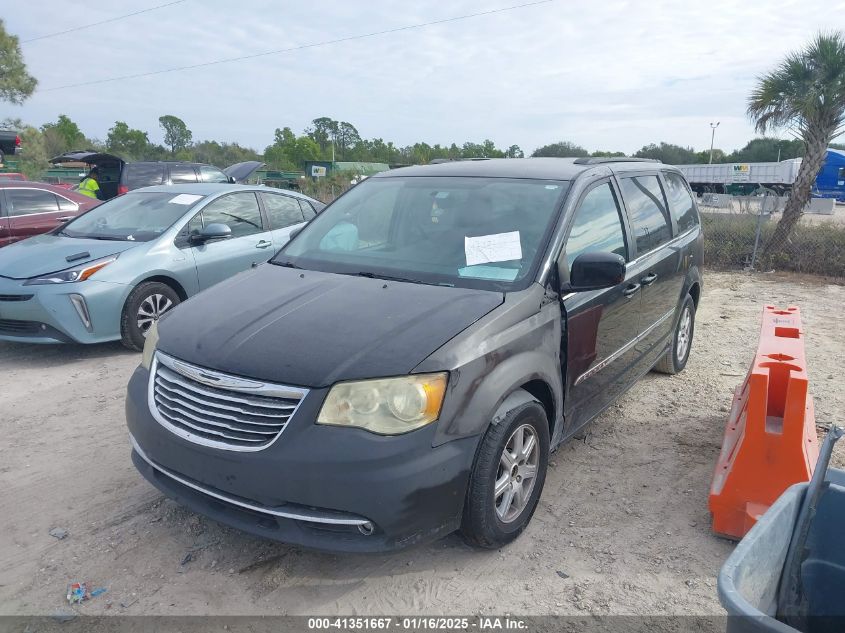 VIN 2C4RC1BG9DR658040 2013 Chrysler Town and Countr... no.2