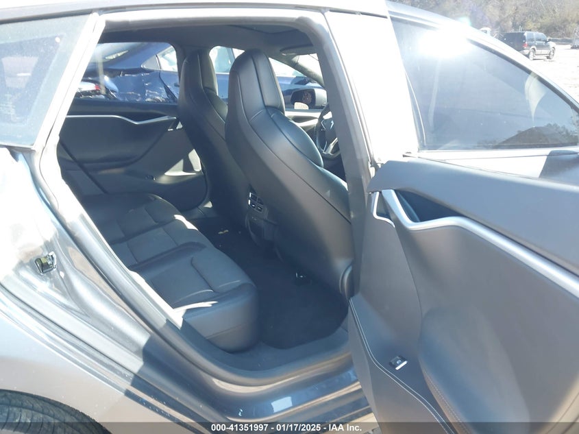 2017 TESLA MODEL S VIN: 5YJSA1E27HF231755