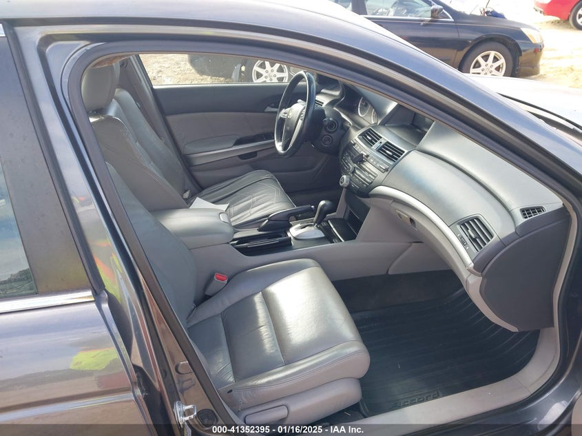 2008 HONDA ACCORD VIN: 1HGCP26898A156921