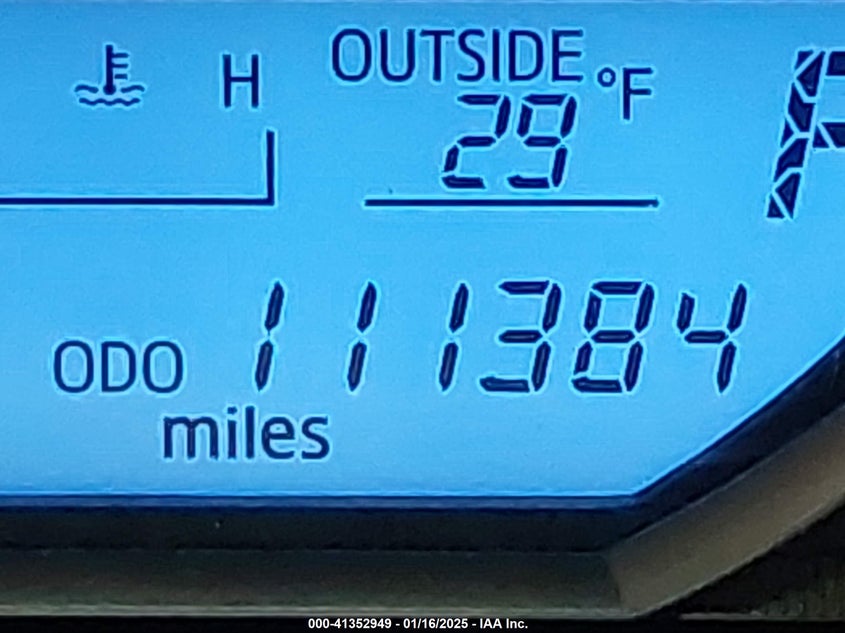 2014 TOYOTA RAV4 XLE - JTMWFREV8EJ009855