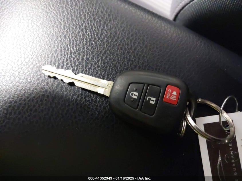 2014 TOYOTA RAV4 XLE - JTMWFREV8EJ009855