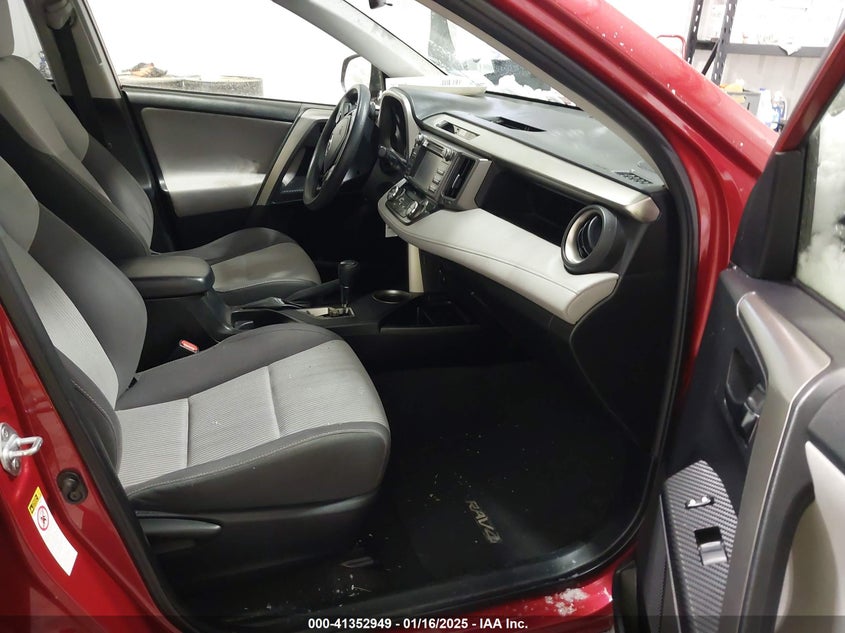 2014 TOYOTA RAV4 XLE - JTMWFREV8EJ009855