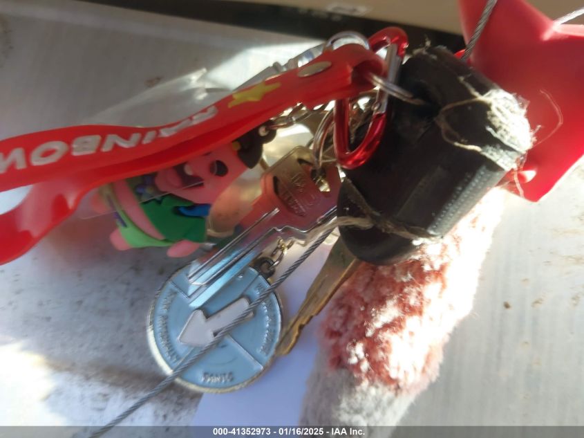 2007 Ford Focus VIN: 1FAHT34N87W213295 Lot: 41352973