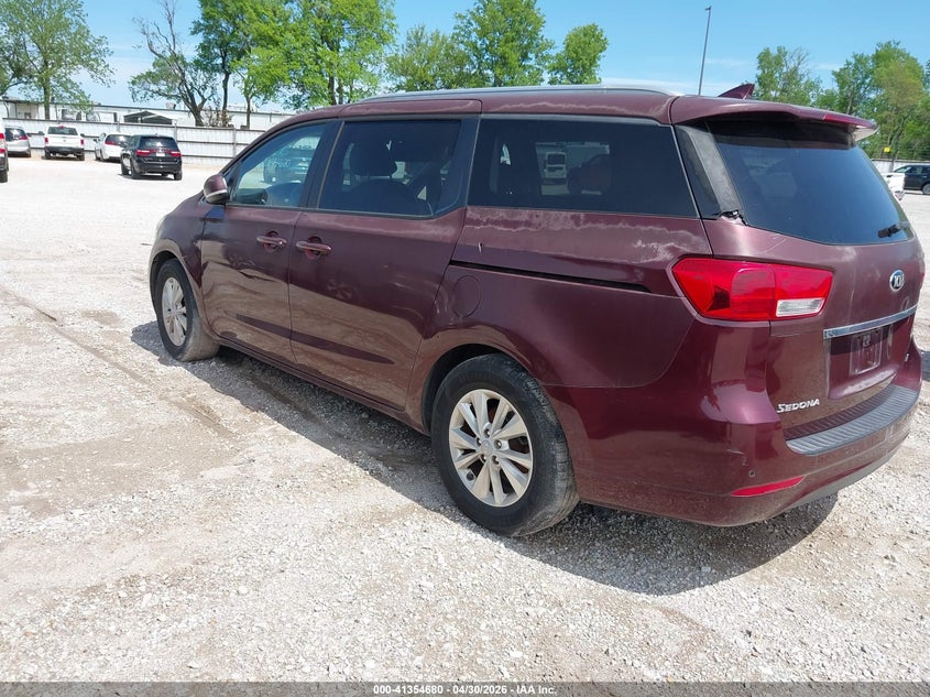 2016 KIA SEDONA auction photo 3